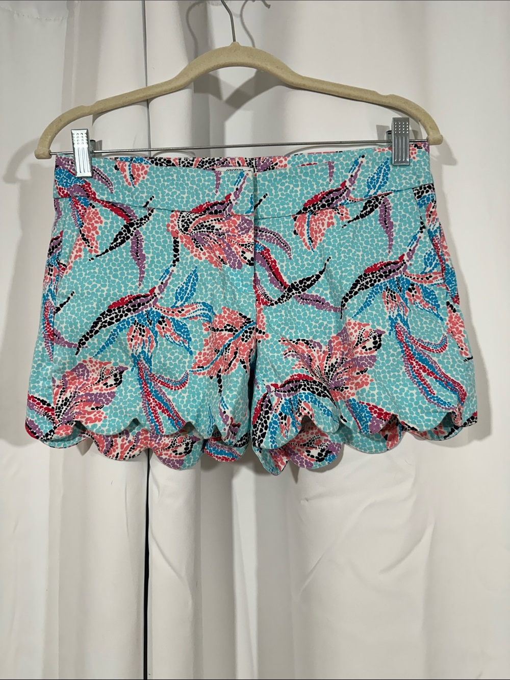 Crown & Ivy Petite Scalloped Hem Floral Shorts Size 2P Aqua Pink Purple Coral